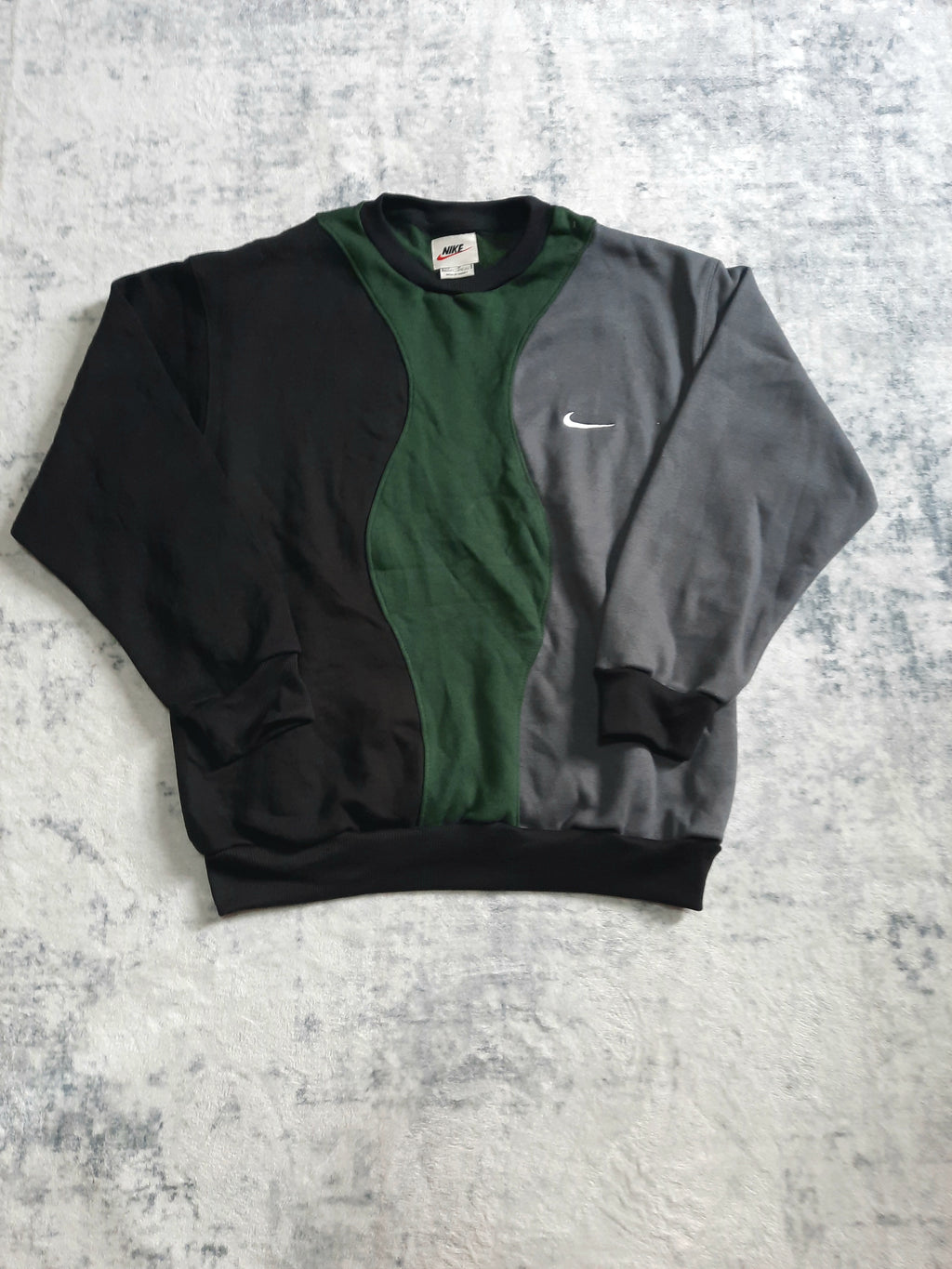 sweat nike retro dark grey, green and black M