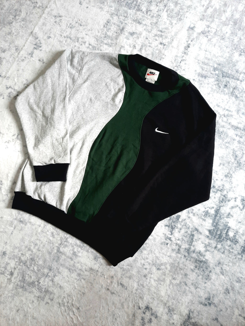 sweat nike retro black, green and white M
