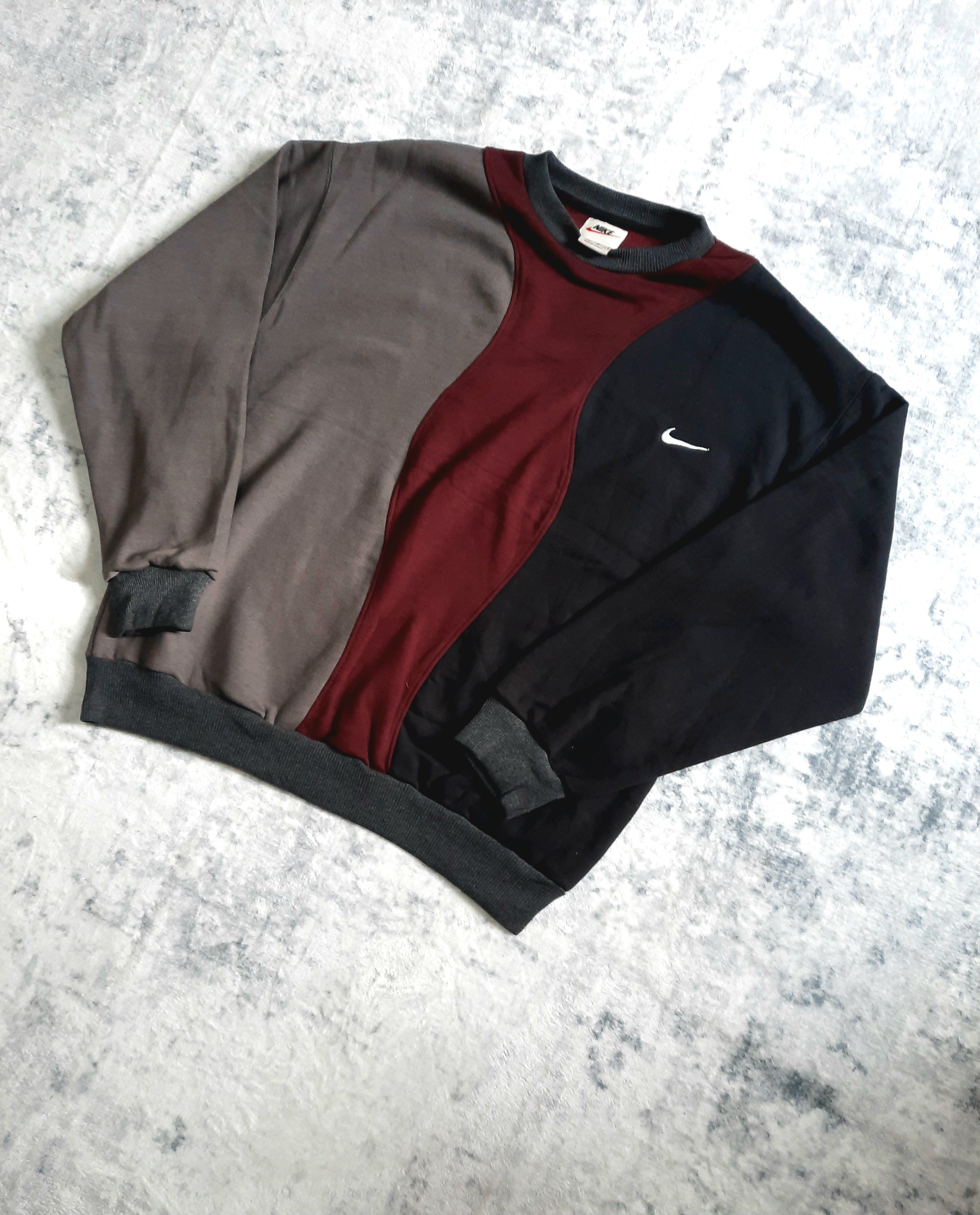 sweat nike retro black, red and grey