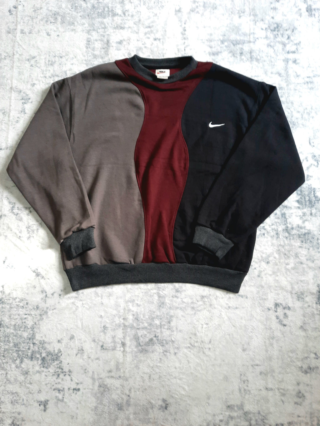 sweat nike retro black, red and grey