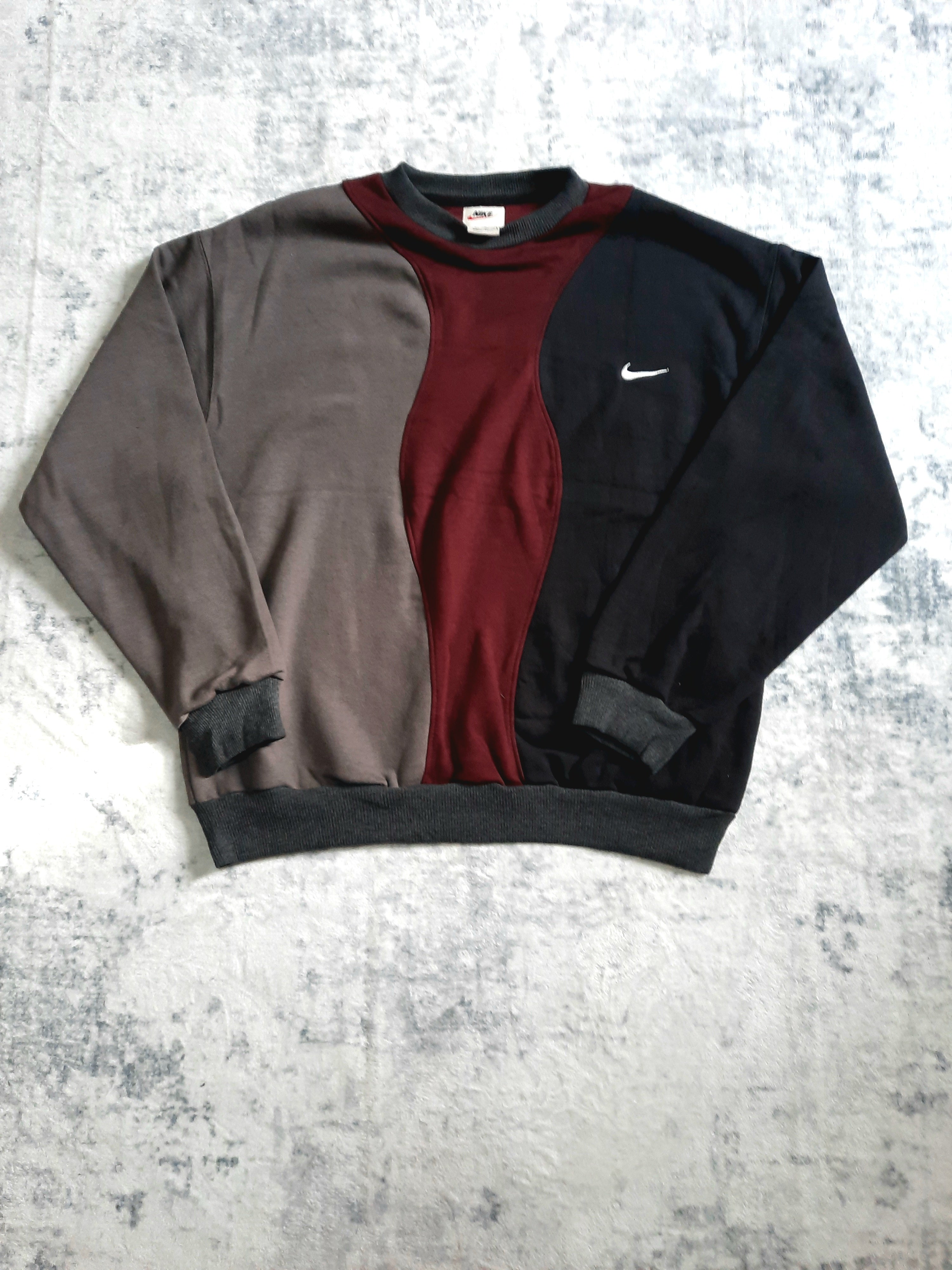 sweat nike retro black, red and grey